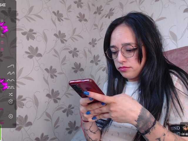 Live sex webcam photo for -eimyy #290236902