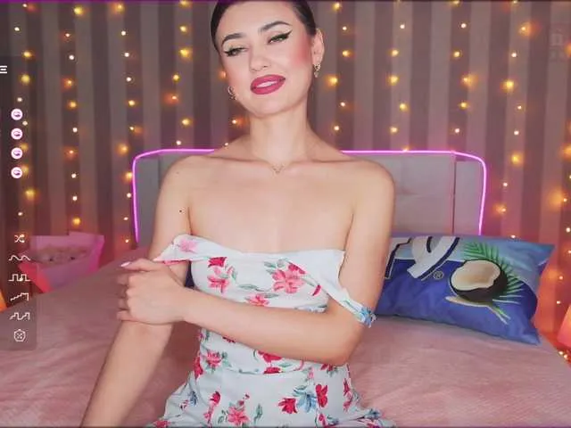 Live sex webcam photo for -glowlexis- #276624511