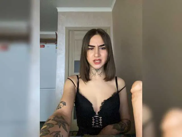 Live sex webcam photo for -hell0-k1tty #273535146