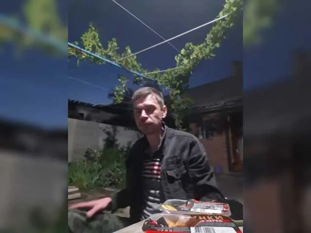 Live sex webcam photo for -kolobok-28 #291162041