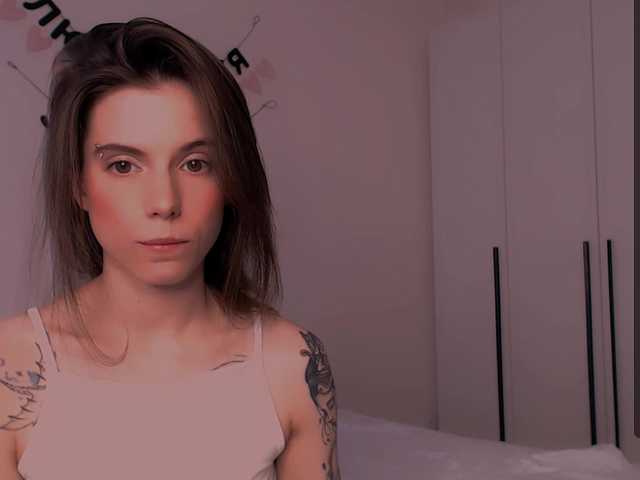 Live sex webcam photo for -naomisweet- #279522851