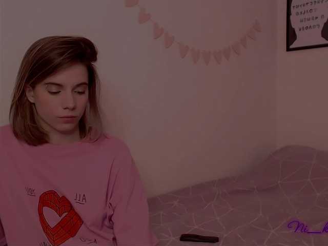 Live sex webcam photo for -naomisweet- #290643761