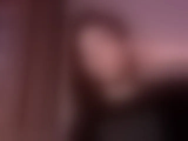 Live sex webcam photo for -naomisweet- #293676484