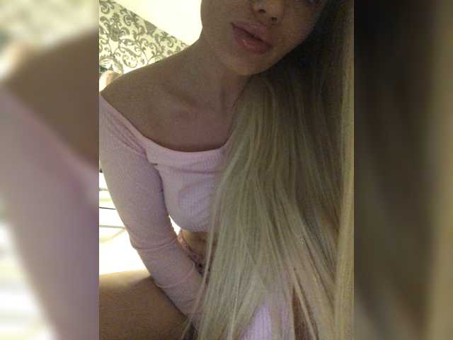 Live sex webcam photo for -ollia- #273377695