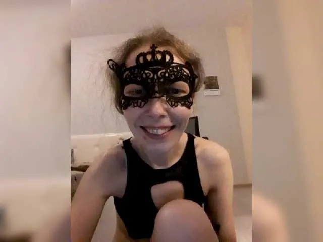 Live sex webcam photo for -queen-margo- #274068649