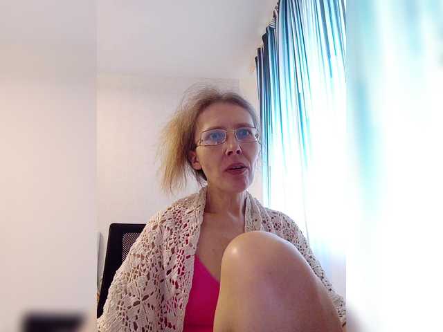 Live sex webcam photo for -queen-margo- #290647871