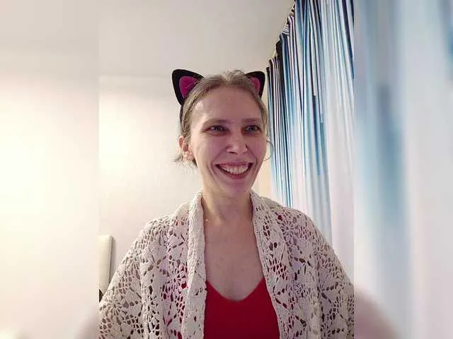 Live sex webcam photo for -queen-margo- #290692231