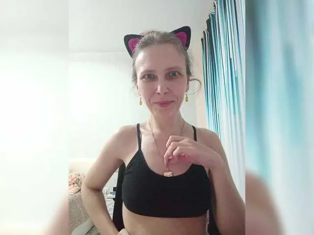 Live sex webcam photo for -queen-margo- #290698162