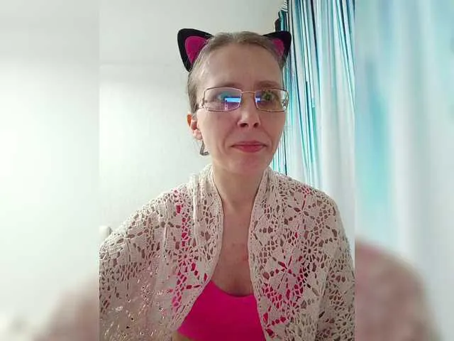 Live sex webcam photo for -queen-margo- #290740191