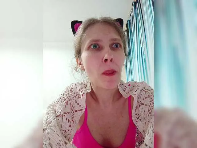 Live sex webcam photo for -queen-margo- #290776873