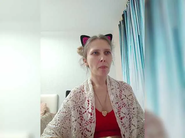 Live sex webcam photo for -queen-margo- #290801521