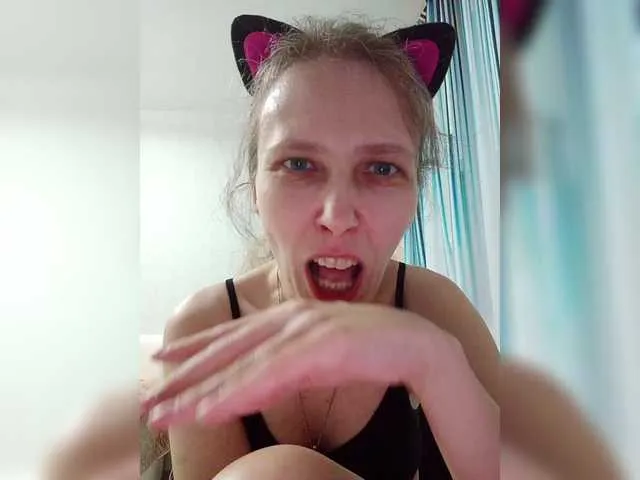 Live sex webcam photo for -queen-margo- #290815519