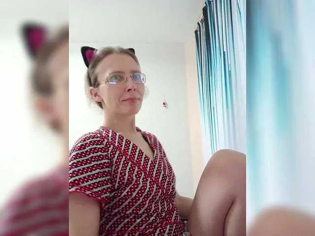 Live sex webcam photo for -queen-margo- #290849395