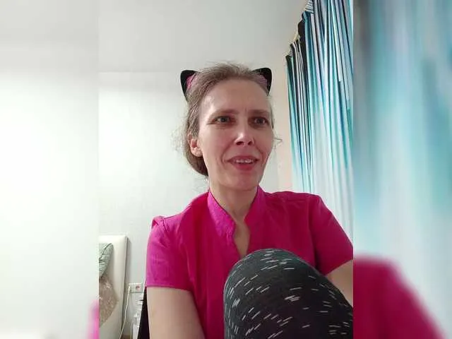 Live sex webcam photo for -queen-margo- #291101862