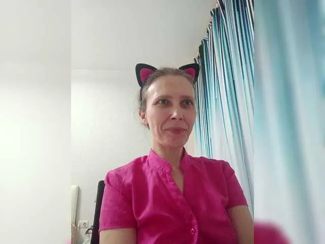 Live sex webcam photo for -queen-margo- #291127530