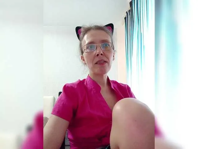 Live sex webcam photo for -queen-margo- #291173883