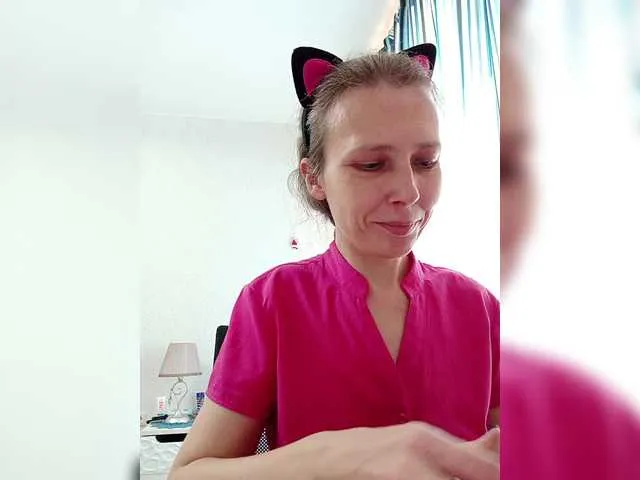 Live sex webcam photo for -queen-margo- #291199174