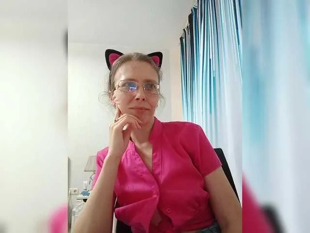 Live sex webcam photo for -queen-margo- #291233735