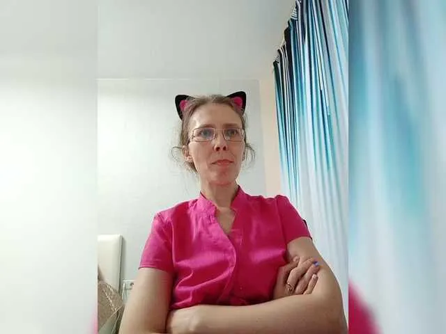 Live sex webcam photo for -queen-margo- #291235780