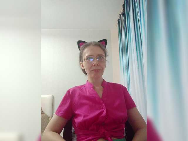 Live sex webcam photo for -queen-margo- #291255367