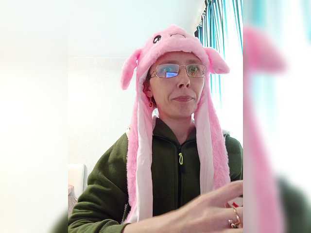 Live sex webcam photo for -queen-margo- #291319164