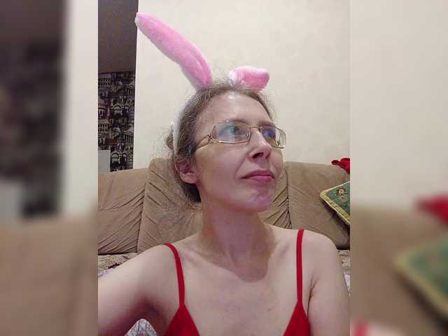 Live sex webcam photo for -queen-margo- #291396111