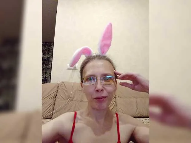 Live sex webcam photo for -queen-margo- #291650627
