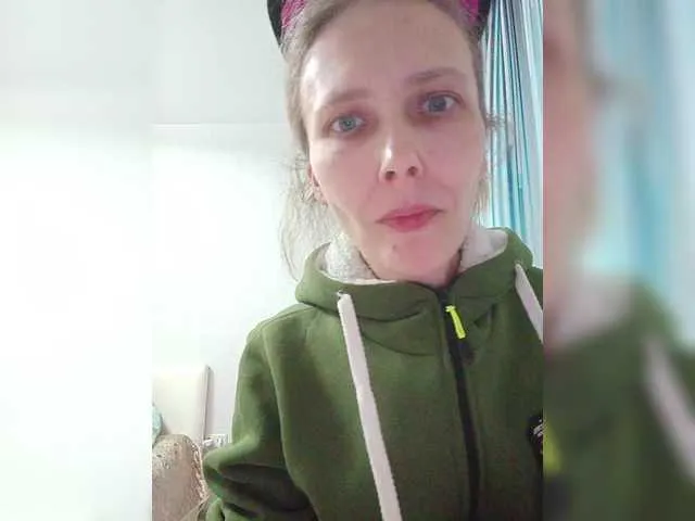 Live sex webcam photo for -queen-margo- #291709494