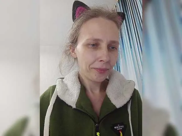 Live sex webcam photo for -queen-margo- #291711452