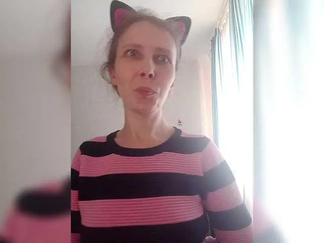 Live sex webcam photo for -queen-margo- #291772516