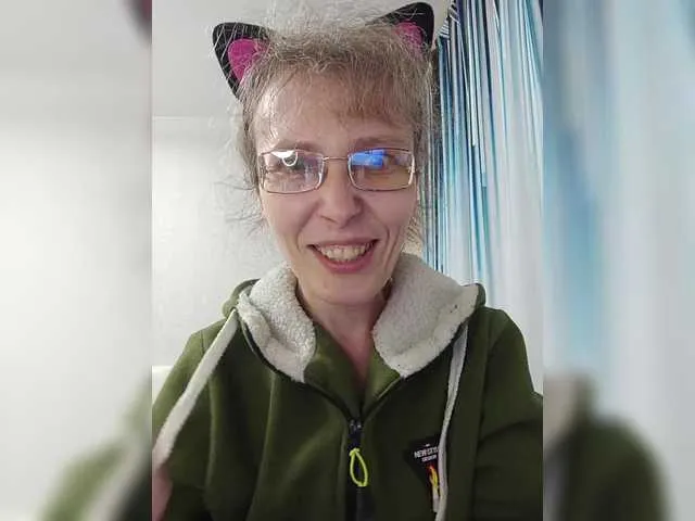 Live sex webcam photo for -queen-margo- #291874366