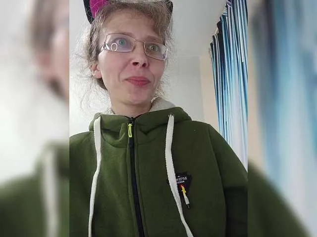 Live sex webcam photo for -queen-margo- #291876232