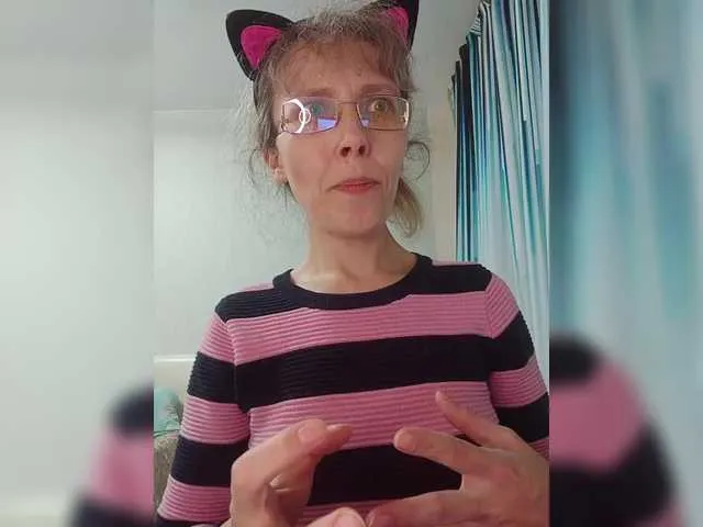 Live sex webcam photo for -queen-margo- #291888269