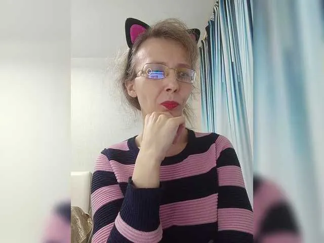 Live sex webcam photo for -queen-margo- #291904760