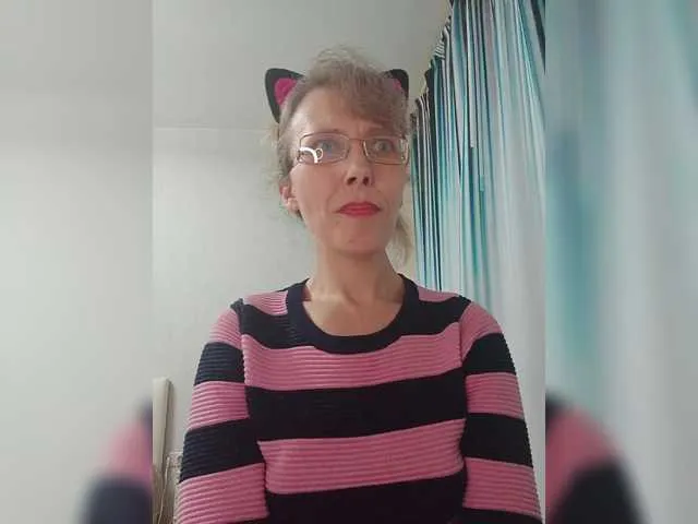 Live sex webcam photo for -queen-margo- #291915558