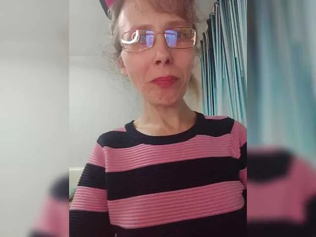 Live sex webcam photo for -queen-margo- #291916942