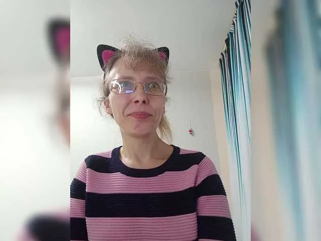 Live sex webcam photo for -queen-margo- #291928431