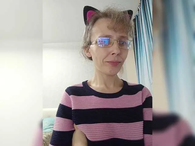 Live sex webcam photo for -queen-margo- #291930367