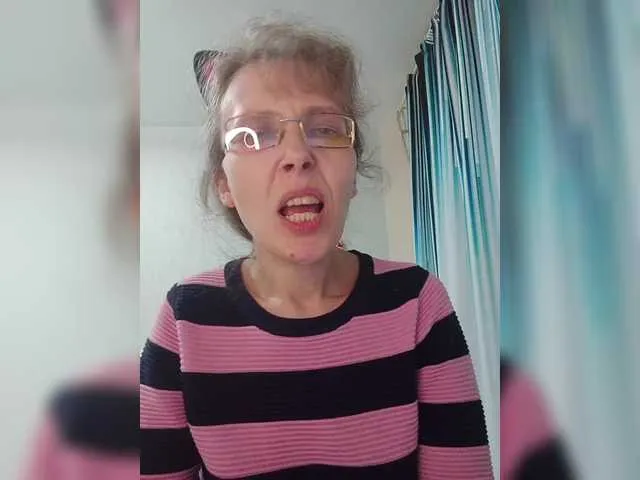 Live sex webcam photo for -queen-margo- #291964475