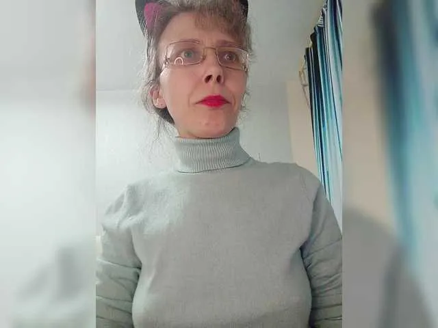 Live sex webcam photo for -queen-margo- #291975914