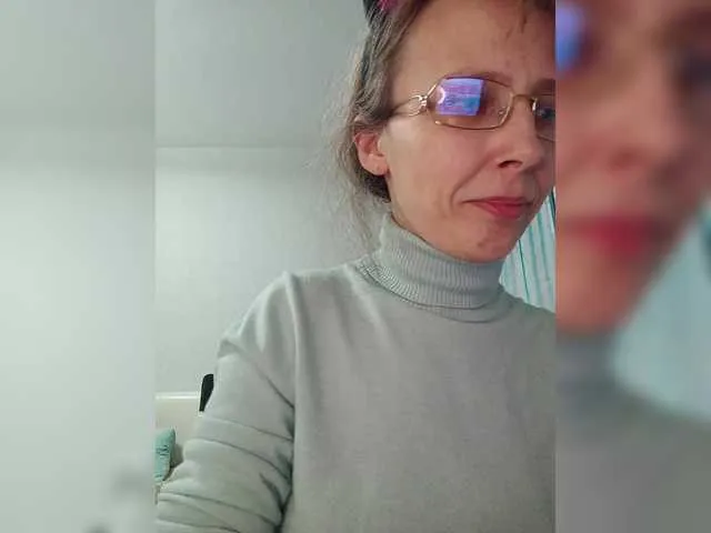 Live sex webcam photo for -queen-margo- #291977848