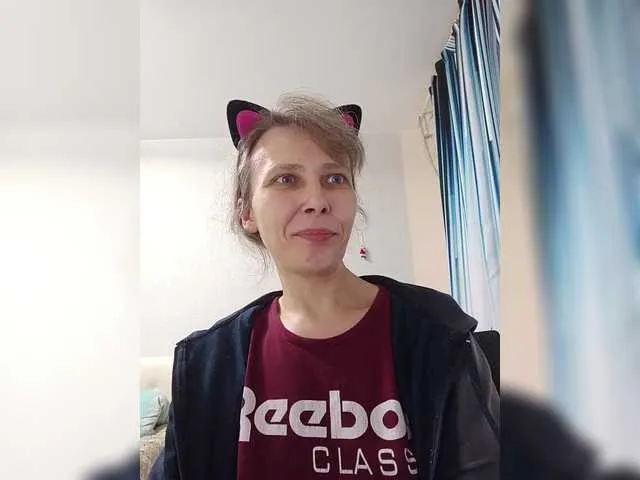 Live sex webcam photo for -queen-margo- #291996434