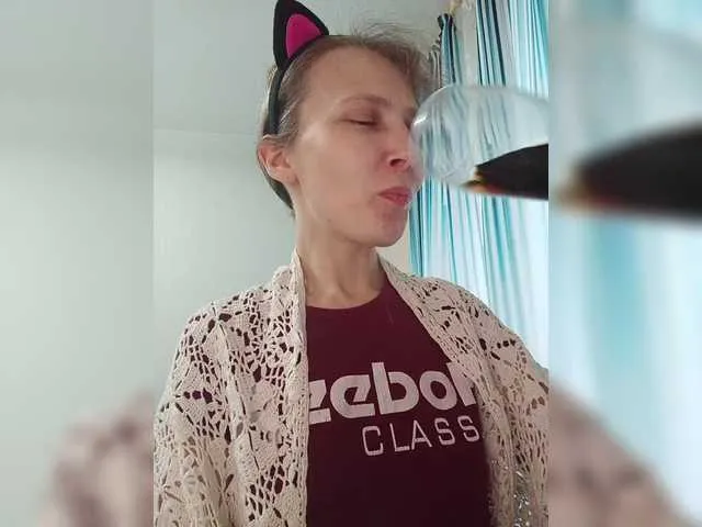 Live sex webcam photo for -queen-margo- #292041555