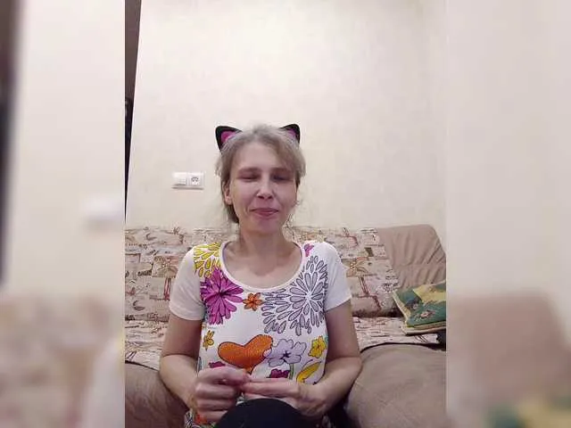 Live sex webcam photo for -queen-margo- #292237589