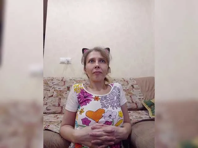 Live sex webcam photo for -queen-margo- #292243773