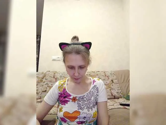 Live sex webcam photo for -queen-margo- #292261785