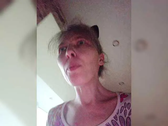 Live sex webcam photo for -queen-margo- #292335492