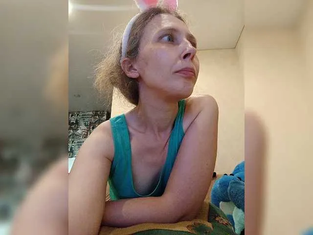 Live sex webcam photo for -queen-margo- #294002703