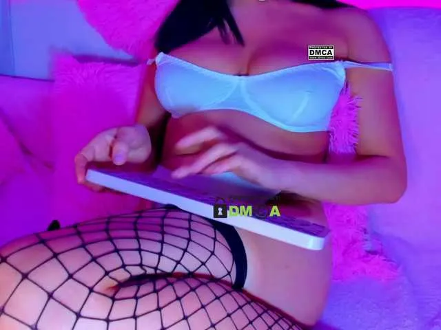 Live sex webcam photo for -roxy-a #293671130