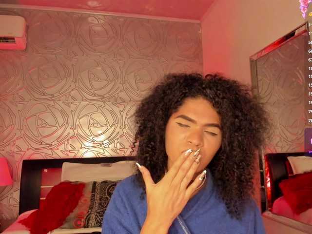 Live sex webcam photo for -veennus- #290807477